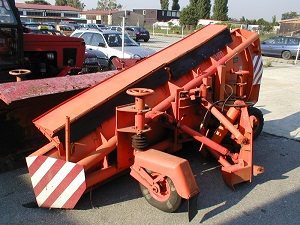 Traktorové a automobilové radlice