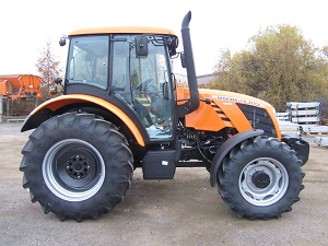 Úprava traktoru Zetor Proxima pro montáž sekačky