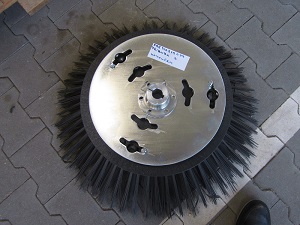 K Příruba uchycení talířového kartáče